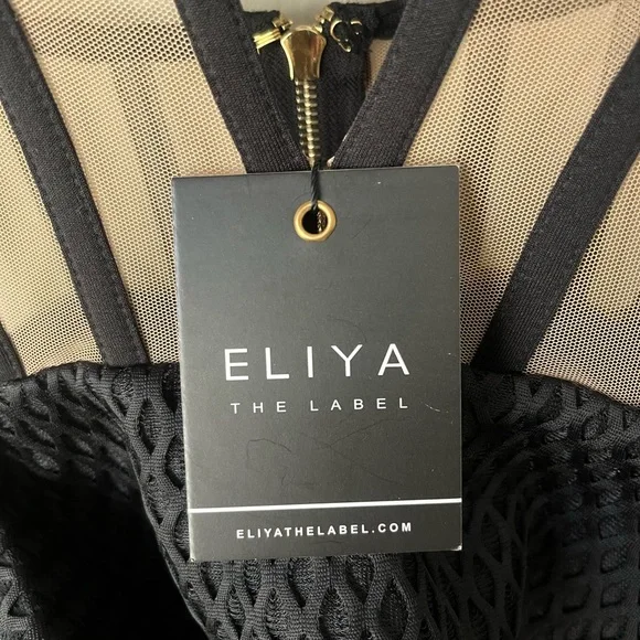 Elegant Black Dress - Picture 15 of 15